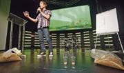 Ein Gottesdienst der überkonfessionellen Freikirche ICF St.Gallen im alten Kino Tiffany in der Kantonshauptstadt.Bild: Benjamin Manser