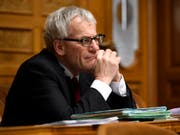 FDP-Nationalrat Kurt Fluri ist als Präsident der vorberatenden Kommission zufrieden mit dem neuen Datenschutzgesetz. Von links und rechts gibt es aber Widerstand. (Bild: KEYSTONE/ANTHONY ANEX)