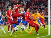 Die Offensive der Bayern agiert gegen Hertha teilweise chaotisch (Bild: KEYSTONE/EPA/RONALD WITTEK)