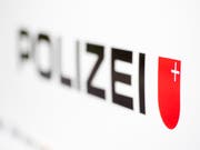 Ein seit Sonntag vermisster Mann ist in Gersau SZ tot aufgefunden worden. Die Polizei geht von einem Unfall aus. (Bild: KEYSTONE/URS FLUEELER)