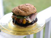 Weil sein Sandwich nicht schnell genug zubereitet wurde, erschoss ein Restaurant-Gast nahe Paris einen Kellner. (Bild: Keystone/AP FR170582/Matthew Mead)