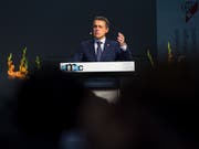 Bundesrat Ignazio Cassis vor den Auslandschweizerinnen und Auslandschweizern am heutigen Samstag in Montreux: Um die Interessen der Schweiz im Ausland zu vertreten, seien sie die wichtigsten Botschafter. (Bild: Keystone/JEAN-CHRISTOPHE BOTT)