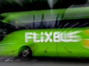In Deutschland will der Fernbusanbieter Flixbus ebenso wie die Bahn Soldaten in Uniform gratis transportieren. (Bild: KEYSTONE/EPA/FILIP SINGER)