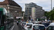 Diese Bilder sollen der Vergangenheit angehören. Rotgrün will Umweltvorschriften für den motorisierten Individualverkehr schaffen. (Bild: Juri Junkov)