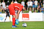 Calcio-Goalie Bruno Donnici steigerte sich nach dem Gegentreffer zum 0:1 und hielt sein Team mit teils spektakulären Paraden im Spiel. (Bild: Donato Caspari)