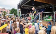 Caro Graf und die Superhasen begeistern das junge Publikum. (Bild: Christian H. Hildebrand, Rotkreuz, 17. August 2019)
