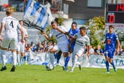 Die Kreuzlinger (weiss) machten mit ihrem kampfstarken Auftritt den angeschlagenen Luzernern das Leben schwer. (Bild: Donato Caspari)