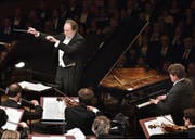 Pianist Denis Matsuev spielt Sergej Rachmaninows drittes Klavierkonzert. Riccardo Chailly dirigiert das Lucerne Festival Orchestra. (Bild: Lucerne Festival)