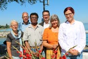 Die Mitwirkenden am ökumenischen Seegottesdienst: Moni Epper, Matthias Loretan, Jayasinghe Liyana, Ivan Trajkov, Edina Olah und Sandra Stadler. (Bild: Hana Mauder)