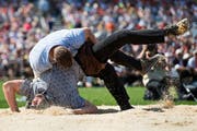 Der Hosenlupf läuft seit über 100 Jahren nach dem gleichen Grundmuster ab. (Bild: Keystone)