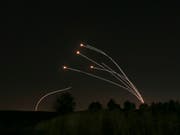 Das israelische Abwehrsystem Eisendom fängt immer wieder von radikalen Palästinensern abgefeuerte Raketen aus dem Gazastreifen ab. (Bild: KEYSTONE/AP/ARIEL SCHALIT)