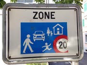 Das Verkehrssignal für die Begegnungszone.