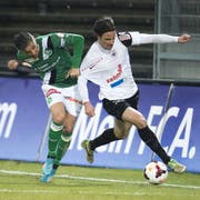 Linus Hallenius (rechts) im Trikot des FC Aarau (Bild: key)