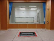 Hinrichtungsraum in Tokio mit offener Bodenklappe, wo Japan Todesstrafen durch Erhängen vollzieht. (Bild: KEYSTONE/AP Justice Ministry)