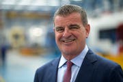 Macht sich auf einen Lokomotivauftrag aus Spanien gefasst: Stadler-Patron Peter Spuhler. (Bild: Keystone/Gian Ehrenzeller, Bussnang, 7. Juni 2017)