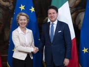 Die designierte EU-Kommissionspräsidentin Ursula von der Leyen (l.) beim Treffen mit Italiens Ministerpräsidenten Giuseppe Conte in Rom. (Bild: KEYSTONE/EPA ANSA/MAURIZIO BRAMBATTI)