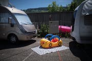 Nur noch ein kleiner Teil der Jenischen und Sinti sind in den Sommermonaten noch als Fahrende unterwegs. (Bild: Benjamin Manser)