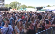 Auch das 30. Szene-Openair in Lustenau ist wieder gut besucht. Viele Openair-Gäste kommen jeweils auch von der Schweizer Rheintalseite. (Bild: Remo Zollinger)