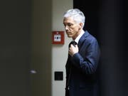 Bundesanwalt Michael Lauber steht weiterhin unter Beschuss. So kritisiert etwa Nationalrat Matthias Aebischer (SP/BE), dass die Bundesanwaltschaft momentan «nahezu handlungsunfähig» sei. (Bild: Keystone/ANTHONY ANEX)