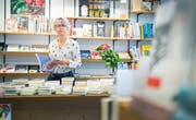 Ihrem Bücherladen in der Frauenfelder Vorstadt bleibt sie auch in Zukunft treu: Marianne Sax. (Bild: Andrea Stalder)