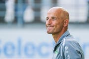 Trainer Peter Zeidler kann am Sonntag gegen Xamax nicht auf das ganze Kader zurückgreifen. (Bild: Martin Meienberger/Freshfocus)