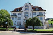 Nach acht Kündigungen sind alle Stellen an der Oberstufe wieder besetzt – ein Mathelehrer kehrte kurzfristig zurück. Bild: Jolanda Riedener