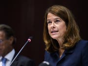FDP-Parteipräsidentin Petra Gössi hat ihre Partei auf den Wahlkampf eingeschworen. Im Zentrum steht dabei nicht die Umwelt, sondern eine «zukunftsorientierte Wirtschaftspolitik». Eine solche sei nötiger denn je. (Bild: KEYSTONE/ANTHONY ANEX)