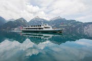 Das Motorschiff MS Weggis unterwegs auf dem Vierwaldstättersee. Zwischen Sisikon und Flüelen steht für Pendler nun am Montagmorgen ein grösseres Schiff zur Verfügung. (Bild: Keystone/Urs Flüeler, 17. Juli 2018)