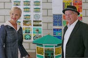 Claude Sandoz (rechts) hat den Kunst-Wettbewerb für die Gestaltung des Schulhauses Staffeln gewonnen. (Bild: PD)