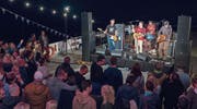 Al-Berto & The Fried Bikinis heizten den Besuchern auf der Fähre ein. (Bilder: André A. Niederberger, Beckenried, 22. August 2019)