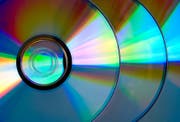 Für die schillernde CD finden sich nicht mehr überall passende Laufwerke. (Bild: Fotolia)