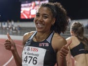 Mujinga Kambundji präsentiert sich in Basel in Topform (Bild: KEYSTONE/GEORGIOS KEFALAS)