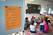 Nicht alle Kinder starten mit den gleichen Chancen in ihre Schulkarriere. (Bild: Ralph Ribi)