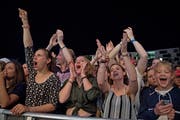 Beste Stimmung am Konzert von Lo & Leduc. (Bild: Corinne Glanzmann, Zug, 24. August 2019)