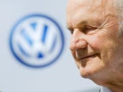 «Automobillegende», «Titan der Autowelt» , «grosser Unternehmer»: Die Autowelt würdigt den verstorbenen langjährigen VW-Chef Ferdinand Piëch. (Bild: KEYSTONE/EPA DPA/JULIAN STRATENSCHULTE)