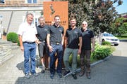 Thomas Bornhauser übergibt sein Geschäft an Rolf Reubi, Christoph Walter, Jean-Pierre Bornhauser und Robert Schneider. (Bild: Sabrina Bächi)