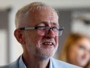 Kampf gegen No-Deal-Brexit: Labour-Chef Jeremy Corbyn will die Pläne für einen Misstrauensantrag gegen Premier Boris Johnson weiter vorantreiben. (Bild: KEYSTONE/AP/FRANK AUGSTEIN)