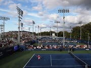 Auf dem Aussenplatz 13 auf verlorenem Posten: Viktorija Golubic scheiterte am US Open in der 1. Runde (Bild: KEYSTONE/EPA/JUSTIN LANE)