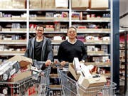 Die Amorana-Gründer Lukas Speiser und Alan Frei beliefern künftig den Onlineshop Brack.ch. (Bild: Brack.ch)