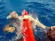 Bei einem Bootsunglück vor der libyschen Küste sind mehrere Flüchtlinge ums Leben gekommen, 60 Menschen konnten gerettet werden. (Bild: KEYSTONE/EPA ANSA/CONCETTA RIZZO)