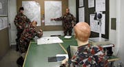 So mögen die militärischen Lagebesprechungen im Kommandobunker einst ausgesehen haben. Bild: Karin Erni
