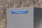 Die Gebäude der Pilatus in Ennetbürgen. (KEYSTONE/Christian Beutler)