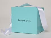 Weil wegen dem Handelsstreit weniger chinesische Touristen in die USA reisen, hat Juwelier Tiffany im zweiten Quartal weniger verkauft. (Bild: KEYSTONE/AP/WILFREDO LEE)