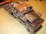 Mindestens zehn mal mehr Kokain als auf diesem Bild stellten die britischen Beamten auf einer Jacht sicher - und sie vermuten noch mehr. (Bild: Keystone/EPA/M. PRUCKNER / SPK SCHWECHAT)