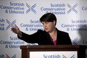 Ruth Davidson, Vorsitzende der schottischen Konservativen, gab ihren Rücktritt bekannt. Bad News für Premierminister Boris Johnson. (Quelle: Jane Barlow/PA via AP)