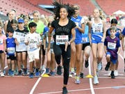 Mujinga Kambundji ist eines der Schweizer Aushängeschilder bei Weltklasse Zürich im Letzigrund (Bild: KEYSTONE/WALTER BIERI)