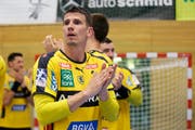 Der Luzerner Andy Schmid applaudiert beim Testspiel HSC Suhr Aarau gegen dessen Rhein-Neckar-Löwen. (Bild: Marc Schumacher/Freshfocus, Aarau, 31. Juli 2019)