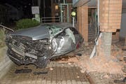 Der Autofahrer wurde beim Unfall verletzt. (Bild: Kapo TG)