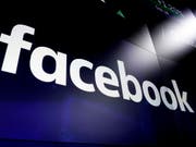 Facebook verschärft gut ein Jahr vor der US-Präsidentenwahl die Regeln für Werbung mit politischen Inhalten in den USA. (Bild: KEYSTONE/AP/RICHARD DREW)
