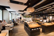 Das neurenovierte Coop Restaurant an der Rössligasse in Luzern. (Bild: Eveline Beerkircher; Luzern, 28. August 2019)